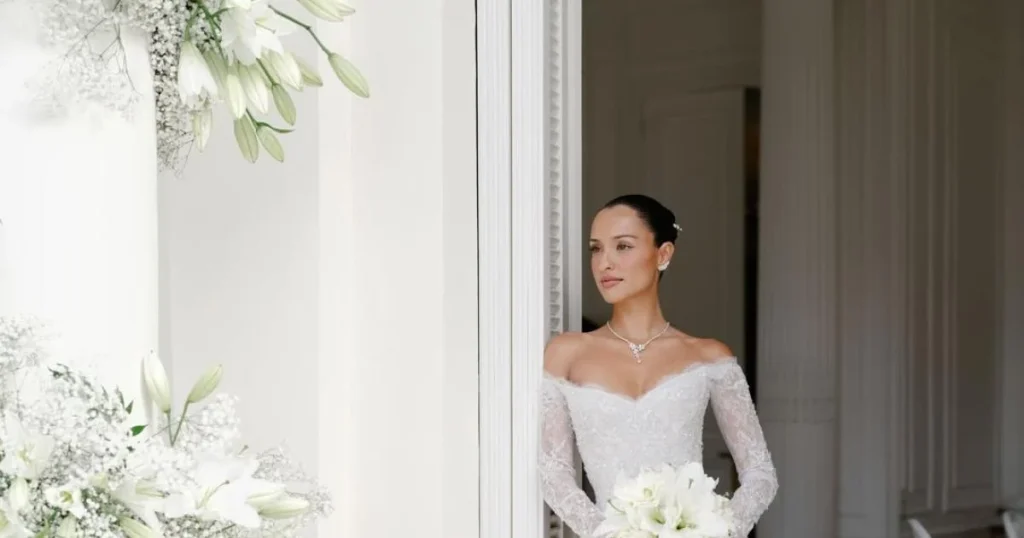 فستان زفاف من تصميم ألكسندرا لوكلير، مصممة أسترالية