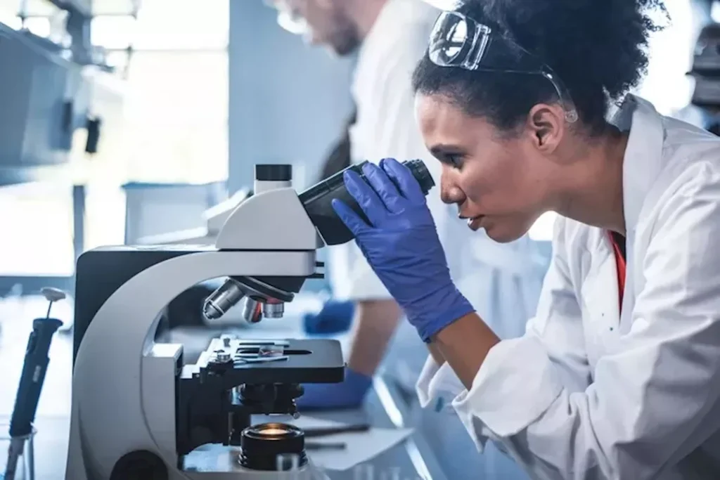 أعراض وعلاج تكوّر كريات الدم الحمراء الوراثي قد يظهر منذ الطفولة