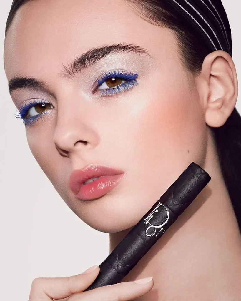 رموش تبرز مع مسكارا DIORSHOW