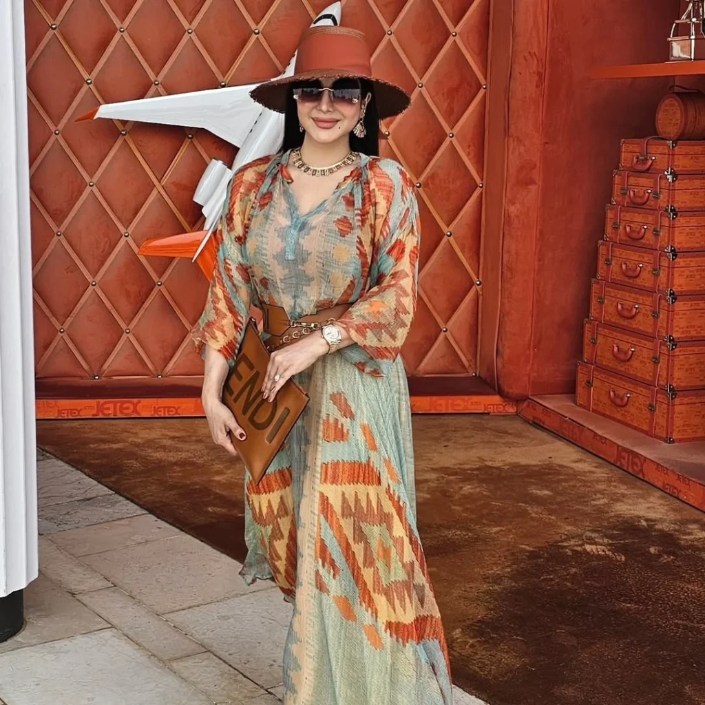 لجين عمران تختار صيحة الجلد الفاخرة لتنسيق الإطلالة