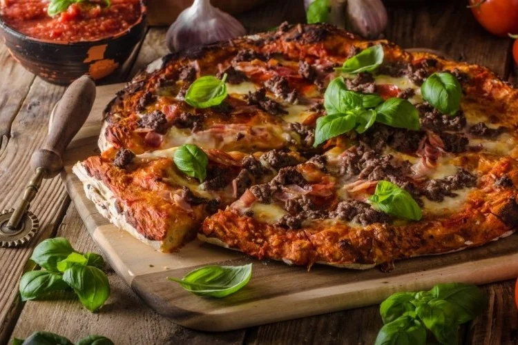 بيتزا باللحم المفروم