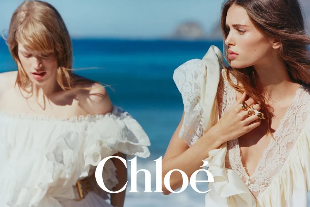 Chloé تكشف عن حملة صيف 2026