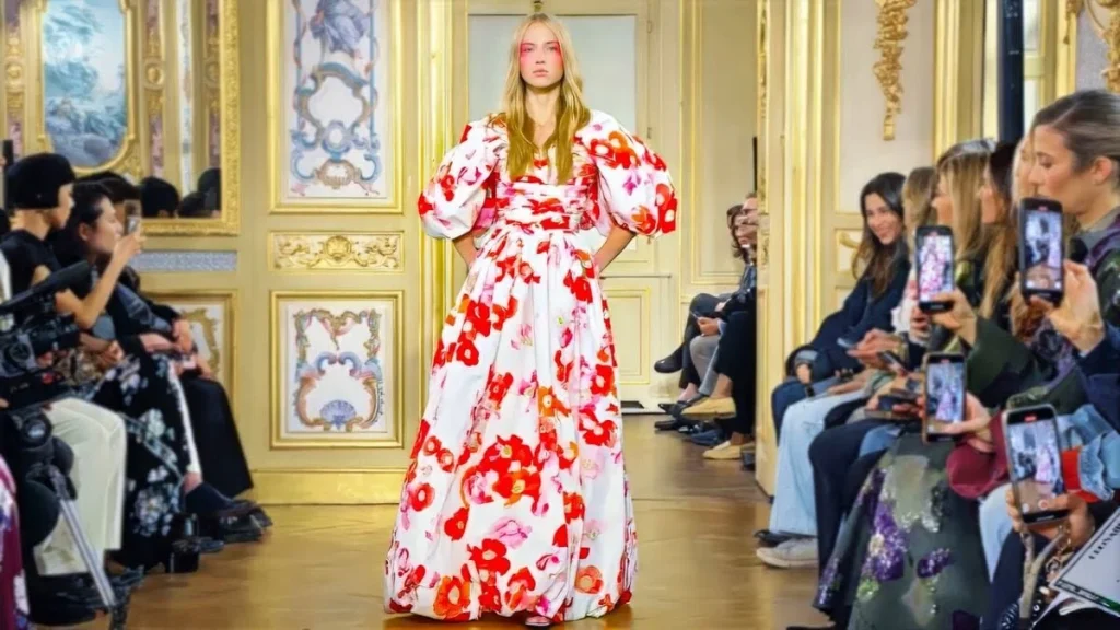 صيحات ربيع وصيف 2026 لمسة حيوية تعكس روح التجدد