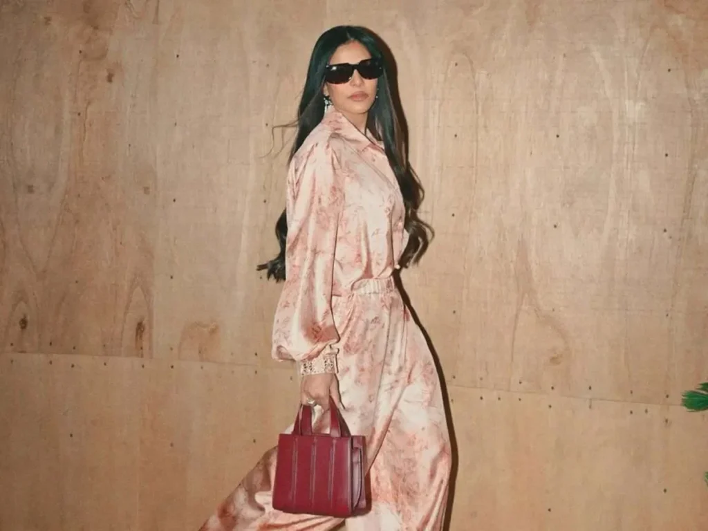 اختاري ملابس مناسبة لسيدات الأعمال بأسلوب المشاهير