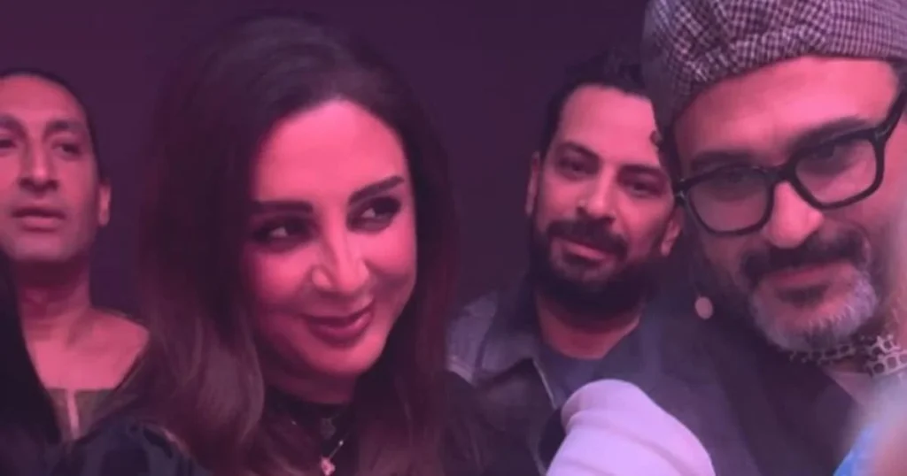 أنغام تحضر كواليس مسرحية ماتصغرناش بجدة وتشارك الفريق الفاتحة