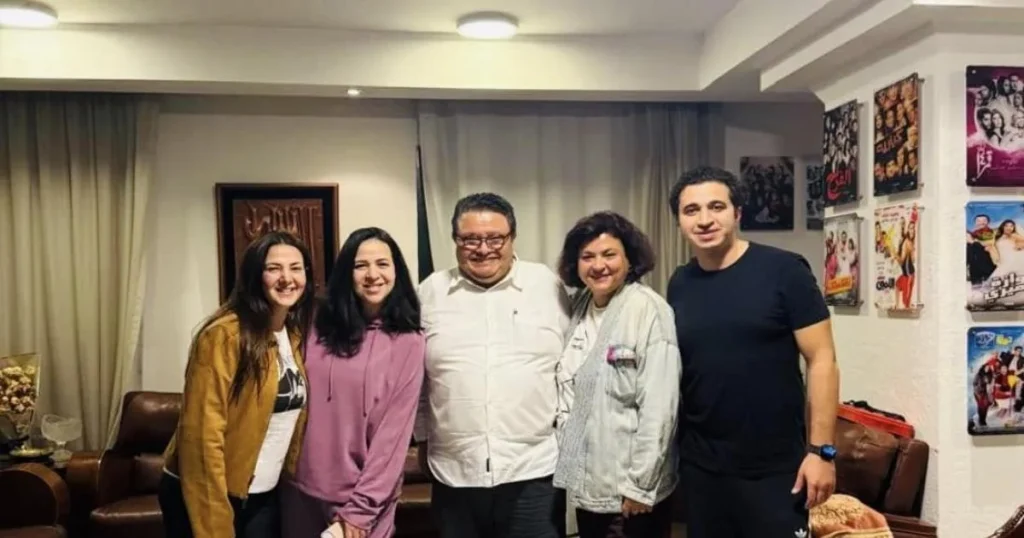 دنيا وإيمي سمير غانم في مسرحية جديدة من إخراج خالد جلال