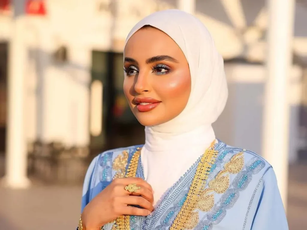 حيل ذكية لاختيار الحجاب الأنسب لشكل الوجه من وحي مدونات الموضة
