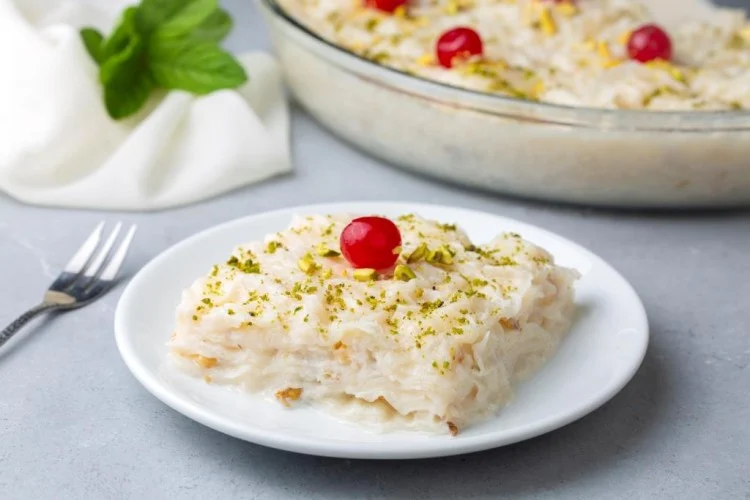 عيش السرايا مع القشطة والحليب
