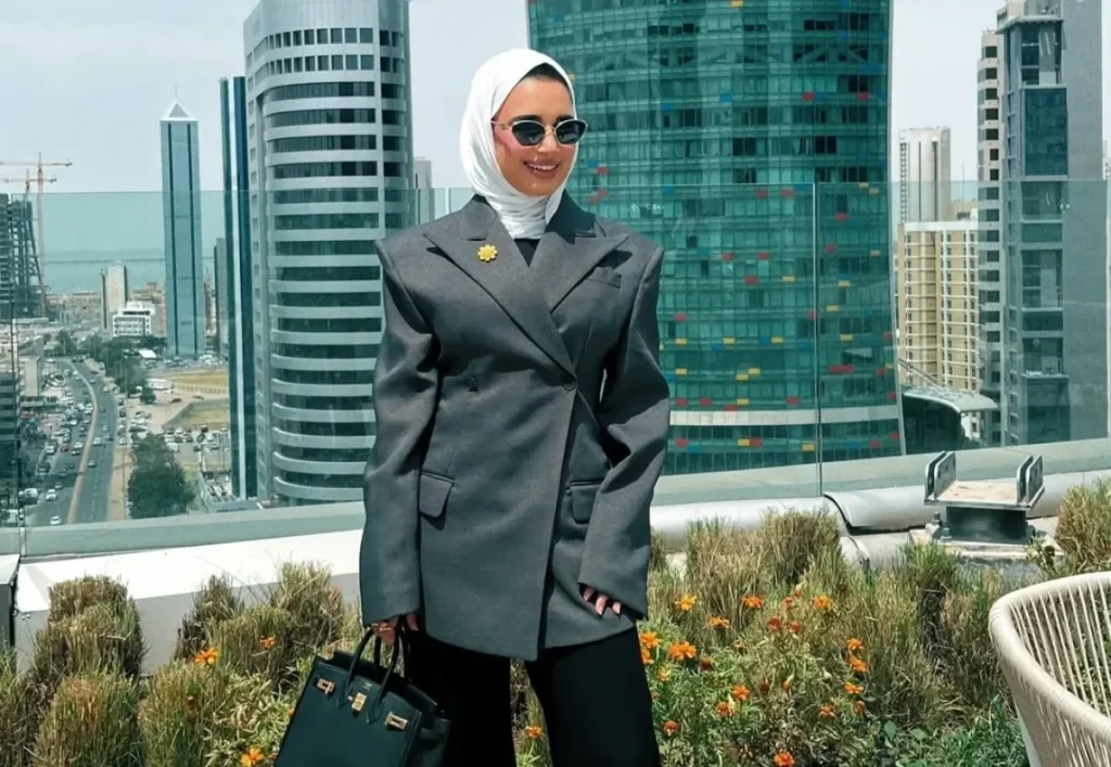 البليزر الربيعي للمحجبات: دليلك لإطلالات أنيقة