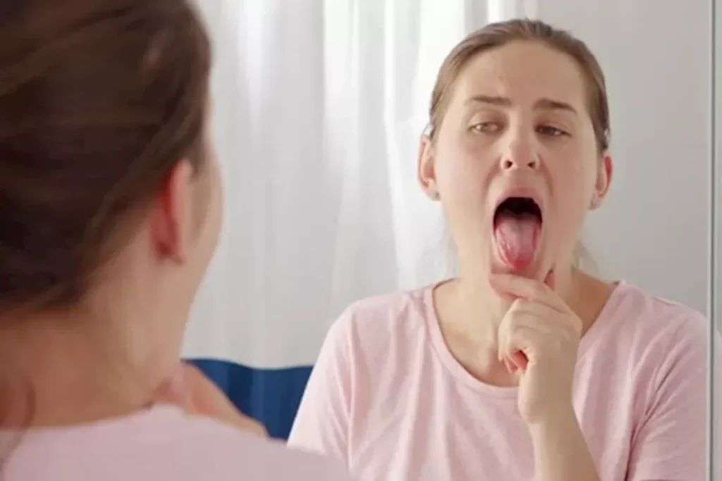 نقص فيتامين ب 12: تغيرات اللسان والتنميل علامة عليه؟
