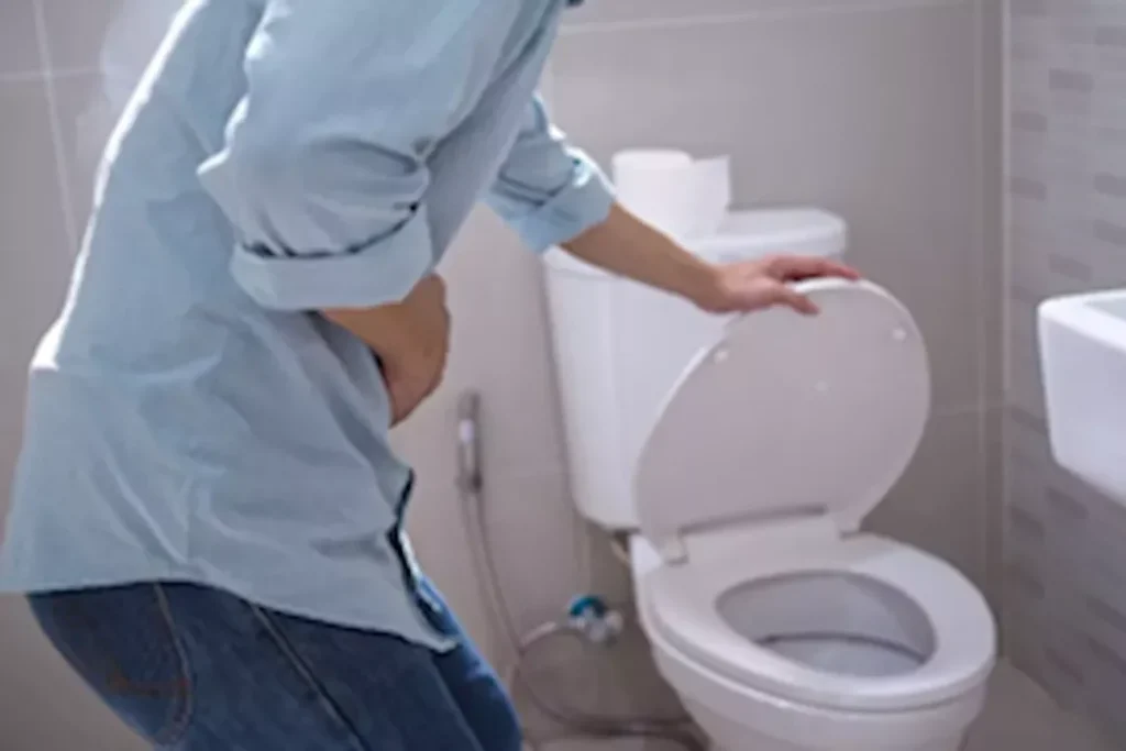 سبب التبول كل ساعة- هل له دلالات خطيرة؟ طبيب يكشف