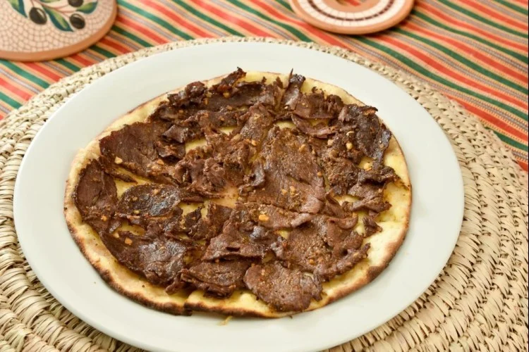 لحم بعجين على الطريقة التقليدية
