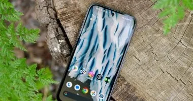 تجربة غير متوقعة: كيف أنقذه هاتف Pixel 8a في 2026