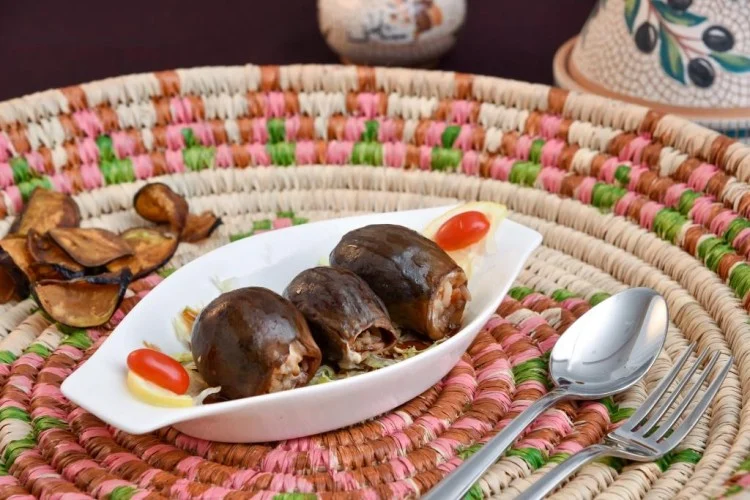 مكدوس محشو بجوز حار