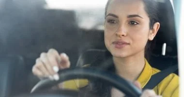 فى اليوم العالمى للمرور: هل سواقة الستات أسوأ من الرجالة؟ دراسات جديدة