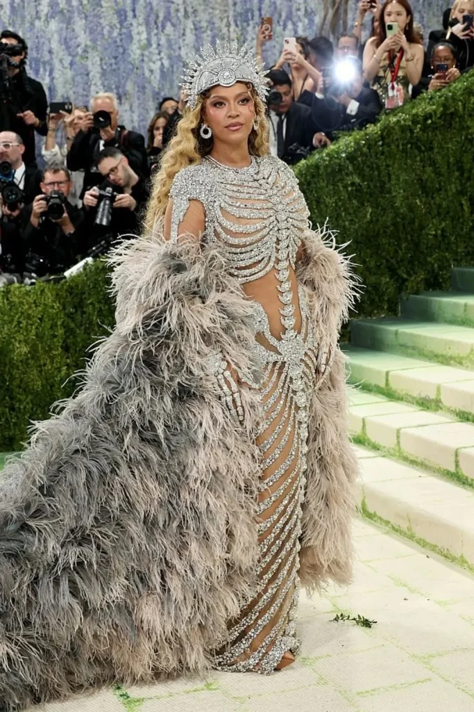 النجمات يخرقن القواعد في Met Gala 2026
