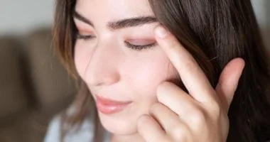 4 خطوات لآيشادو ثابت لساعات طويلة في الصيف