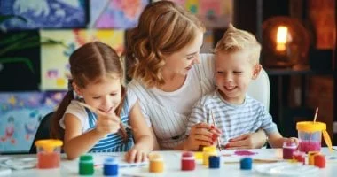 إجازة الكى جى بدأت: 5 أنشطة منزلية ترفيهية تحميهم من الموبايل