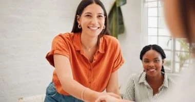 اسمك يؤثر في الشكل والشخصية؟ دراسات حديثة تكشف مفاجأة
