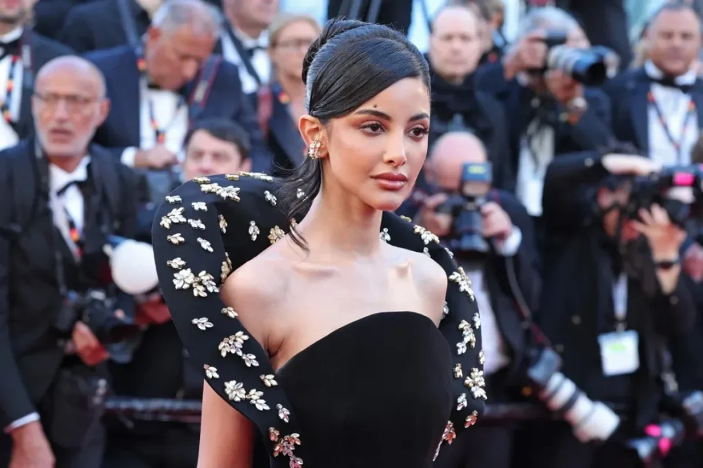 كان السينمائي 2026: مكياج نيود وتسريحات عفوية للنجمات في اليوم الرابع