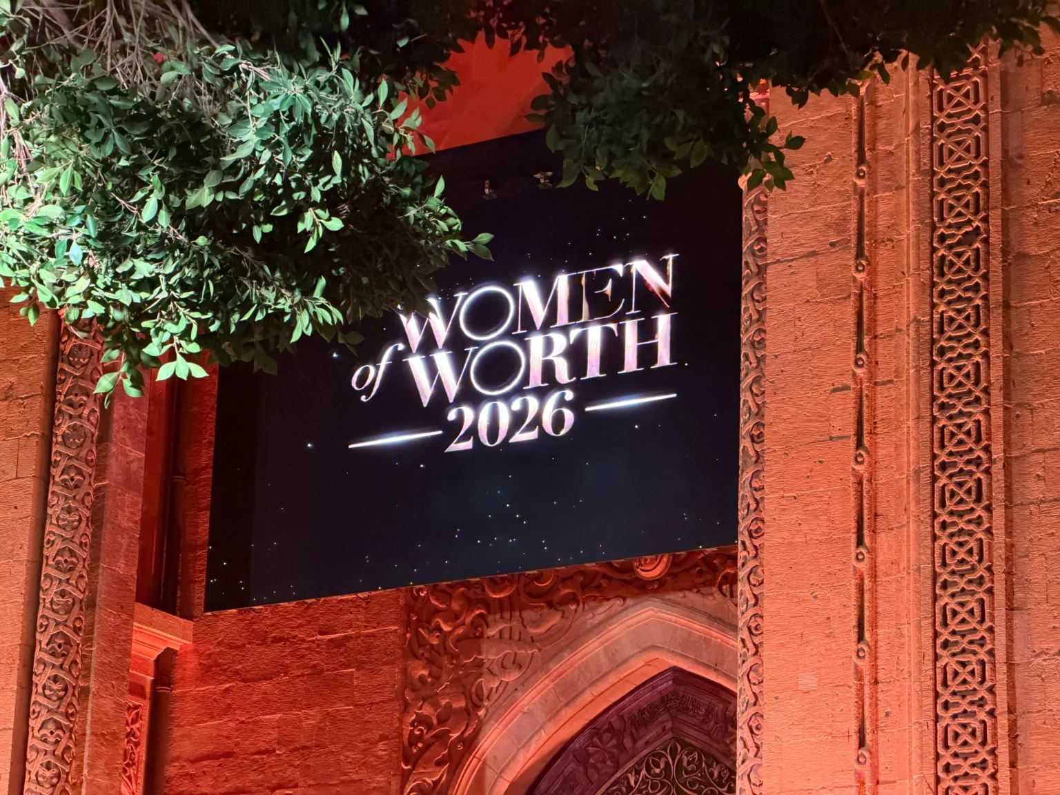 لوريال باريس تكرم 6 نساء لبنانيات ضمن مبادرة «Women of Worth».. الجمال الحقيقي في الشجاعة والتأثير